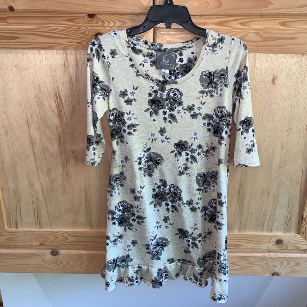 PJ Couture floral ruffle nightgown size S